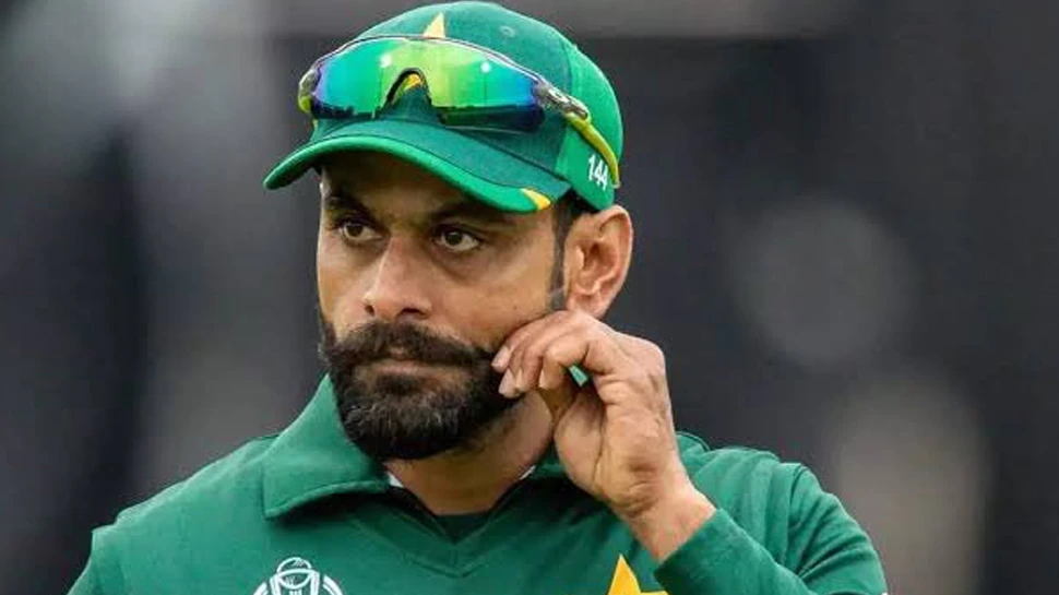Pakistan Cricketer Mohammad Hafeez says laadla in context of indian cricket watch video Asia Cup 2022 | IND vs PAK: भारत को लेकर इतना भद्दा मजाक, पाकिस्तानी क्रिकेटर ने ‘बच्चा’ बोलकर पार की हदें