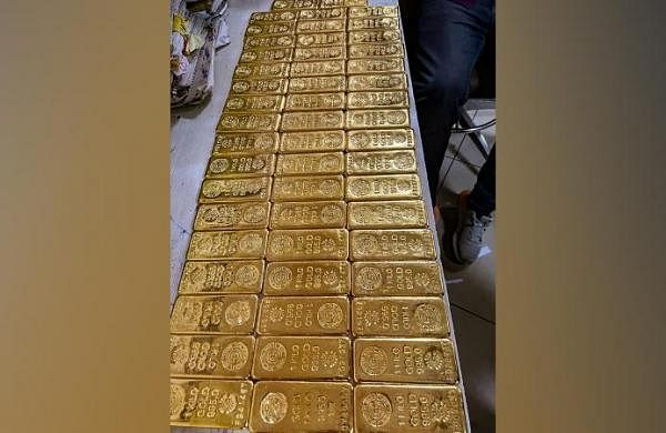 61 kg of gold worth Rs 32 crore seized at Mumbai airport-
