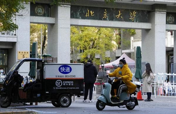 In ‘zero-COVID’ China, 1 case locks down Peking University-