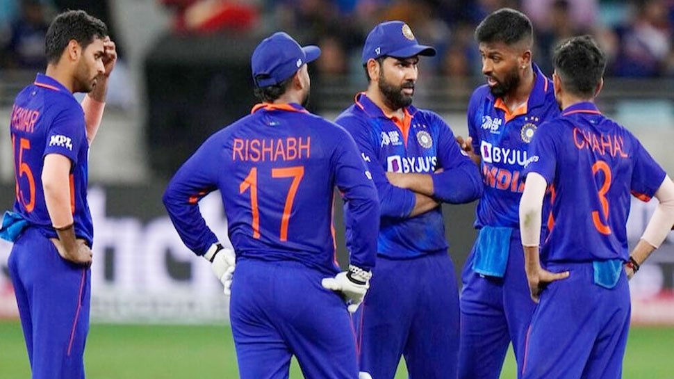 selectors announcement Indian team for tour of bangladesh and new zealand dinesh karthik ravichandran ashwin ignore | Team India: बदलाव के मूड में सेलेक्टर्स, इन 2 प्लेयर्स को किया इग्नोर; करियर पर लगा पावरब्रेक?
