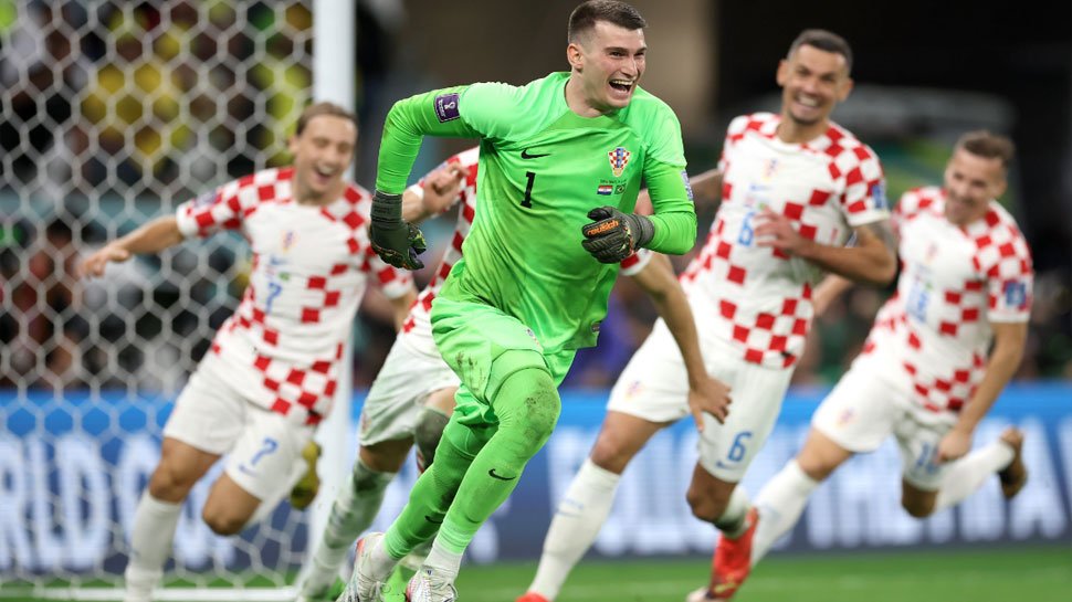 croatia beat brazil in penalty shootout qualify for the semfinal of fifa world cup 2022 football Neymar goal | Croatia vs Brazil: चैंपियन ब्राजील को मात देकर सेमीफाइनल में पहुंचा क्रोएशिया, नेमार के खिताब का सपना टूटा