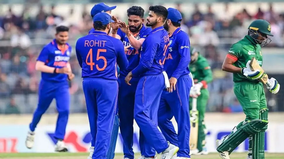 india vs bangladesh 2nd ODI 48th over by Mustafizur Rahman to mohammed siraj not take strike rohit sharma | IND vs BAN: इस प्लेयर की वजह से भारत को सीरीज में मिली हार, BAN के खिलाफ बना सबसे बड़ा विलेन