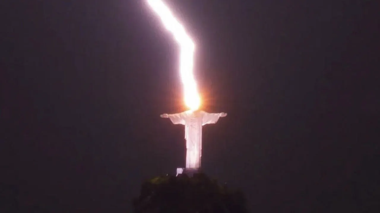 Photographer captures ‘divine’ lightning striking Brazil’s Christ the Redeemer