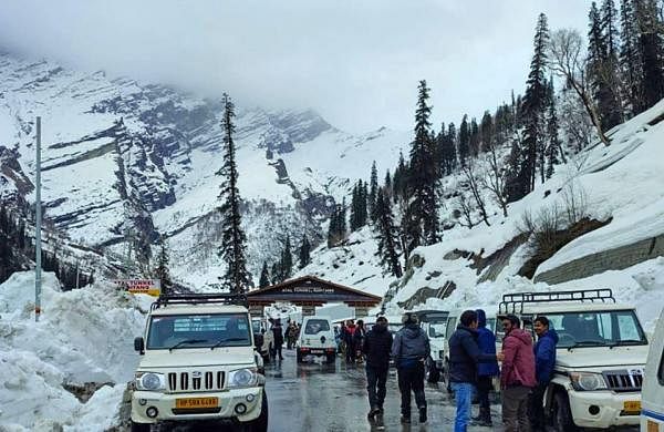 Mid-march snowfall in Jammu and Kashmir’s Doda leaves fruit growers worried-