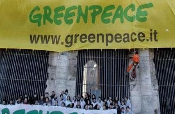 Russia outlaws Greenpeace organisation for propaganda-