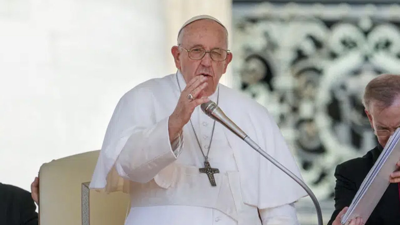 Pope Francis blasts ‘backwardness’ of conservatives in US Catholic church