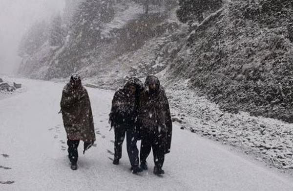 Unseasonal snowfall, rains lash Ladakh; red alert issued-