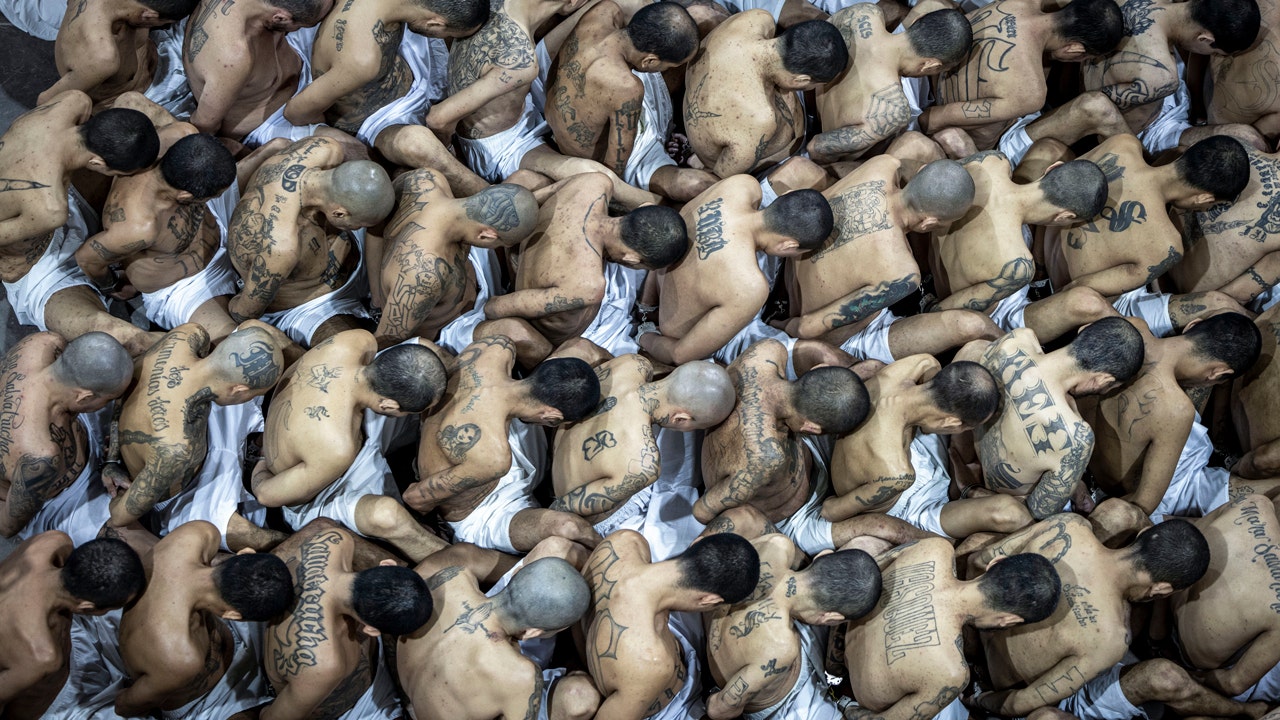 El Salvador deploys 1,000 cops, 7,000 soldiers to rural province in massive gang crackdown