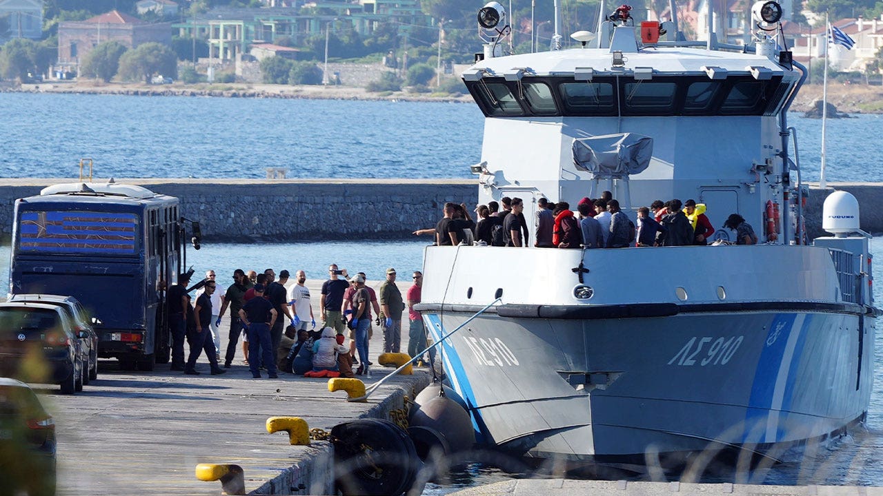 5 passengers, including 4 children, dead off Greek islands after 2 migrant boats sink near Turkey