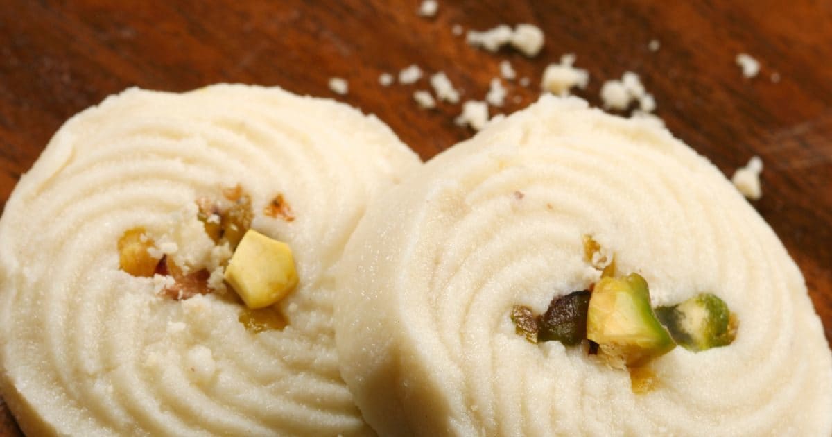 Raksha Bandhan Recipe: इस बार बंगाली मिठाई संदेश से कराएं सभी का मुंह मीठा, मिनटों में होगी तैयार
