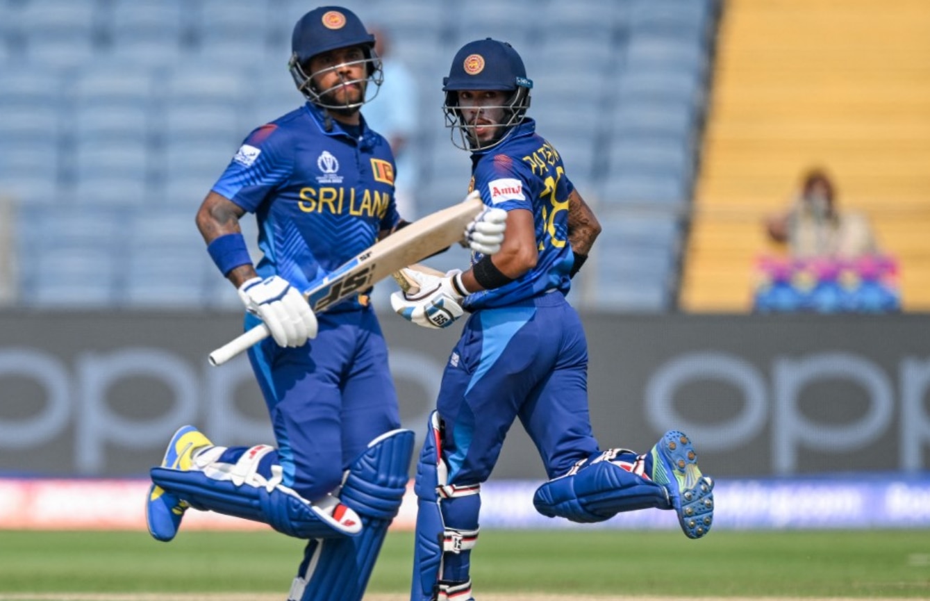 श्रीलंका का स्कोर 100 रन के पार, सदीरा और मेंडिस क्रीज पर मौजूद| Hindi News
