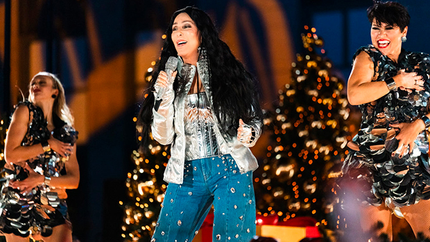 Cher’s ‘Christmas in Rockefeller Center’ Performance Outfit: Photos – Hollywood Life