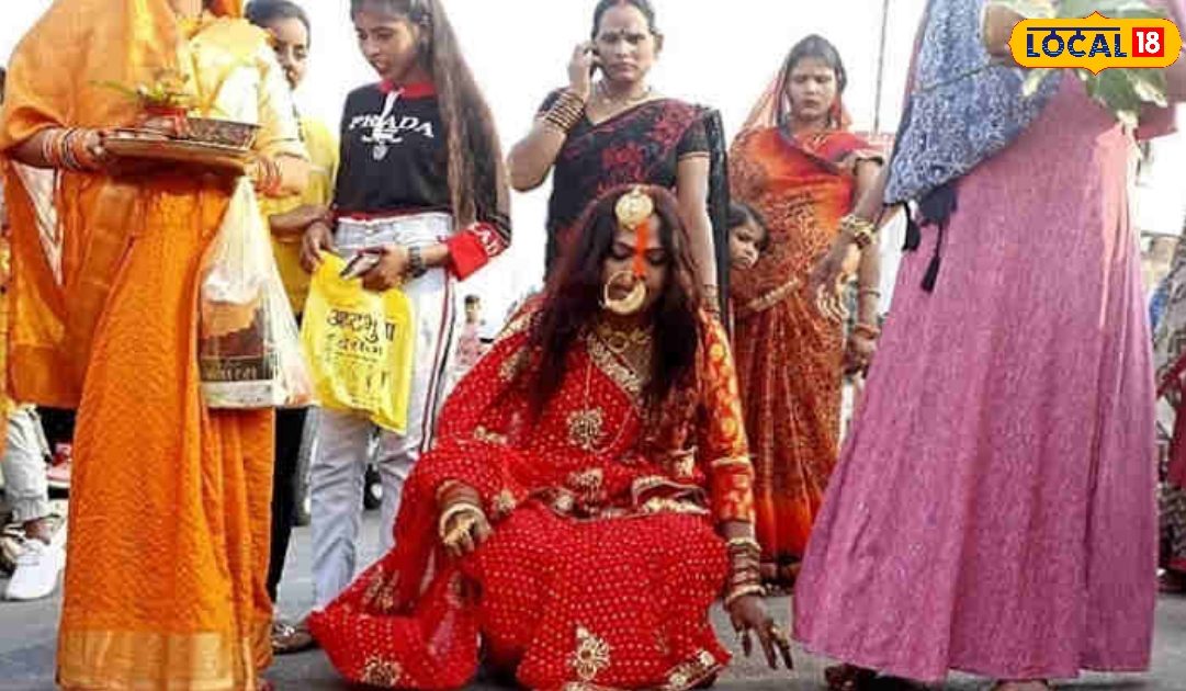 गोरखपुर: किन्नर समाज खास तरीके से करते हैं छठ, जजमानों के मंगल कामना के लिए करते हैं पूजा