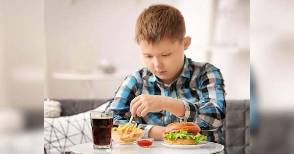 Junk food is making arteries hard in children risk of stroke and heart attack increasing | जंक फूड से बच्चों की नसें हो रही हैं सख्त, स्ट्रोक और हार्ट अटैक का खतरा बढ़ रहा