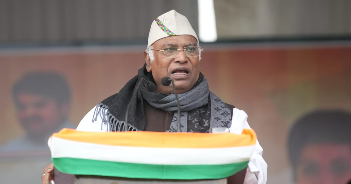 Mallikarjun Kharge accuses BJP of dismantling and selling off Congress’ achievements