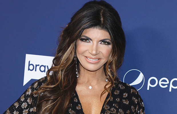 Teresa Giudice Recalls Cooking in Prison and Praises Prison Food – Hollywood Life