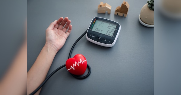 Simple and easy tips to lower your blood pressure naturally without medicines | दवाओं की नहीं पड़ेगी जरूरत, जानें हाई ब्लड प्रेशर को कम करने के आसान और सरल उपाय