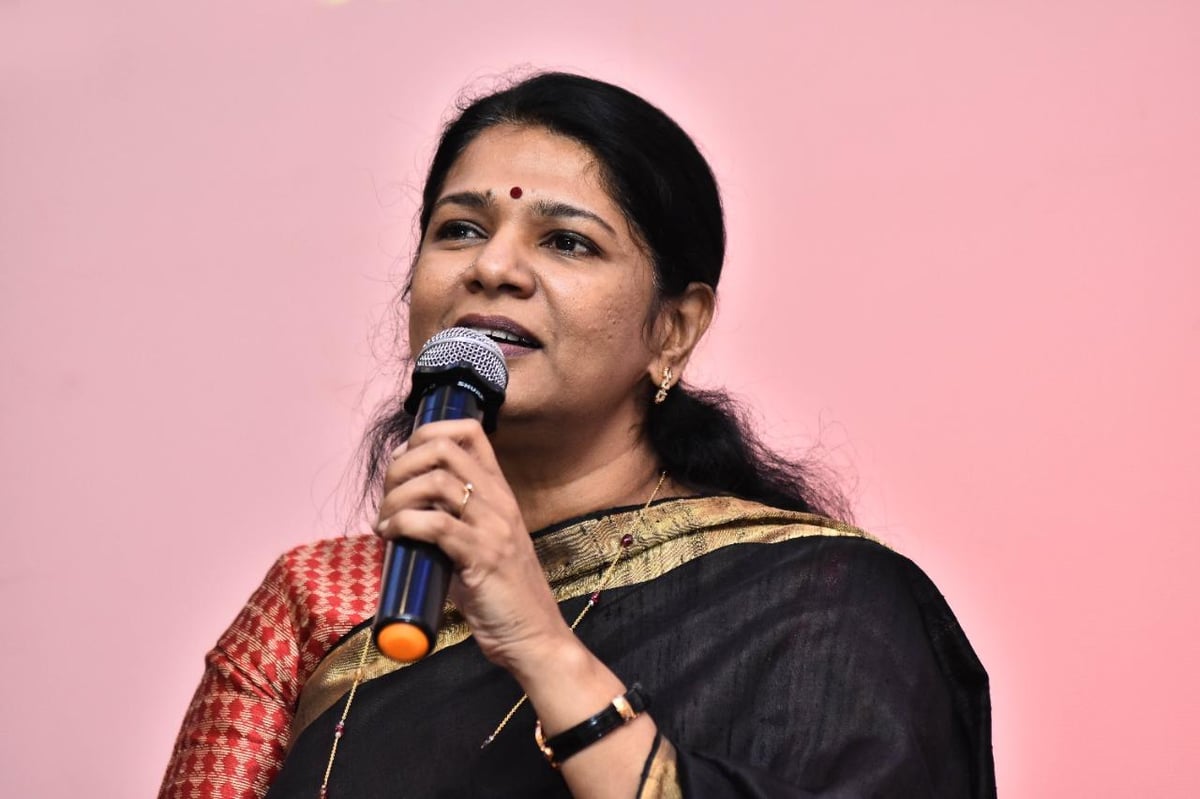 LPG cylinder price reduction done with an apparent eye on polls: Kanimozhi