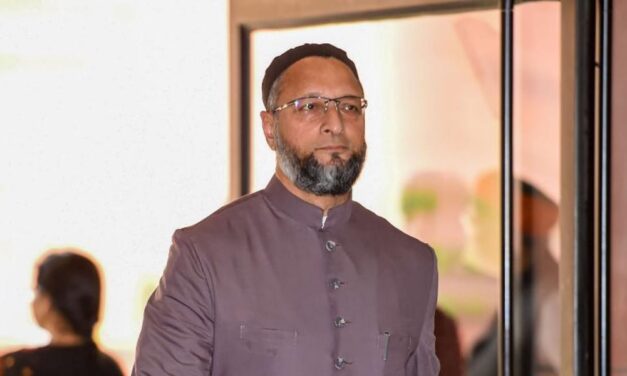 Owaisi rules out alliance with Congress, supports AIADMK